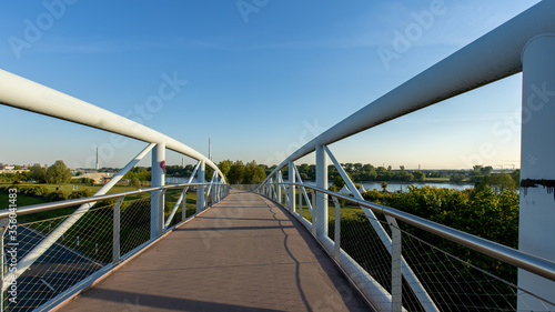 Neulandbrücke in Leverkusen beim Neulandpark