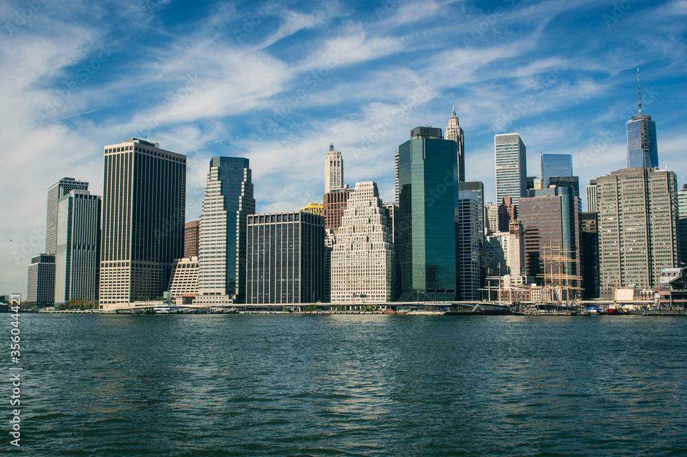 Fototapeta premium New York Skyline Across The Hudson River, New York