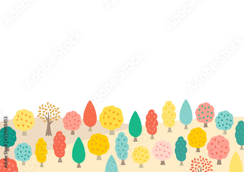 秋の森　紅葉した木々