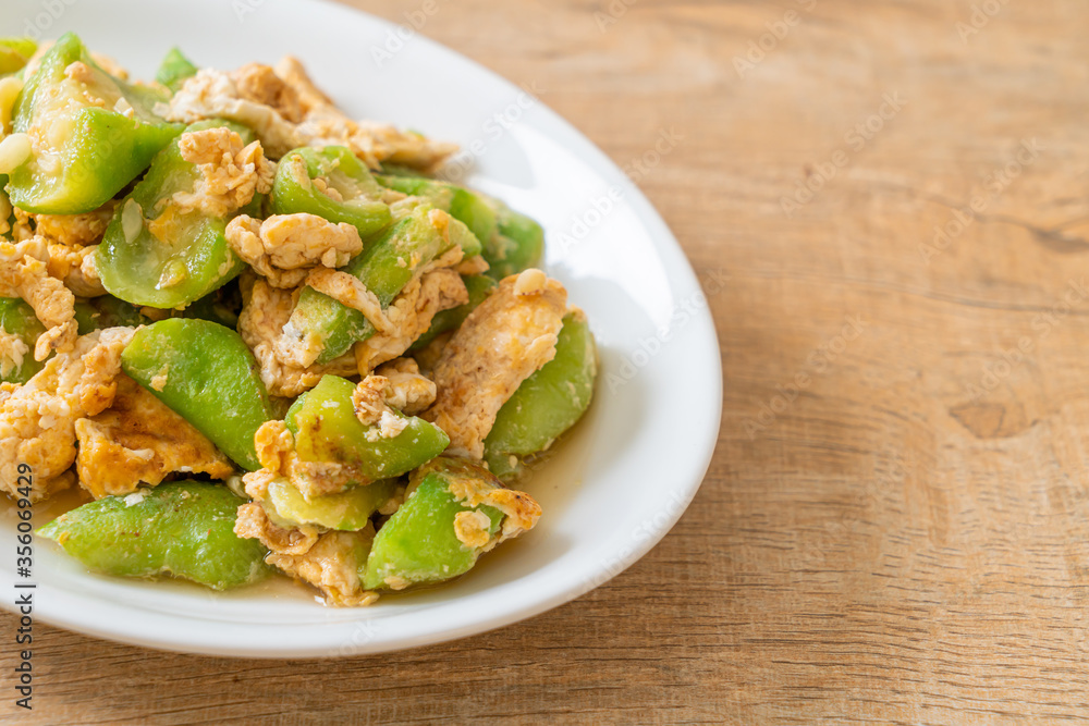 Stir Fried Angled Gourd with Egg Stir Fried Angled Gourd with Egg