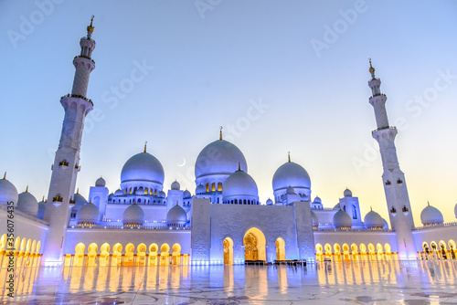 Sheikh Zayed Grand Mosque in Abu Dhabi, United Arab Emirates photo