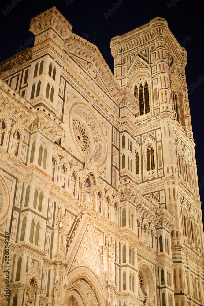 Fototapeta premium Exterior of Il Duomo cathedral Florence