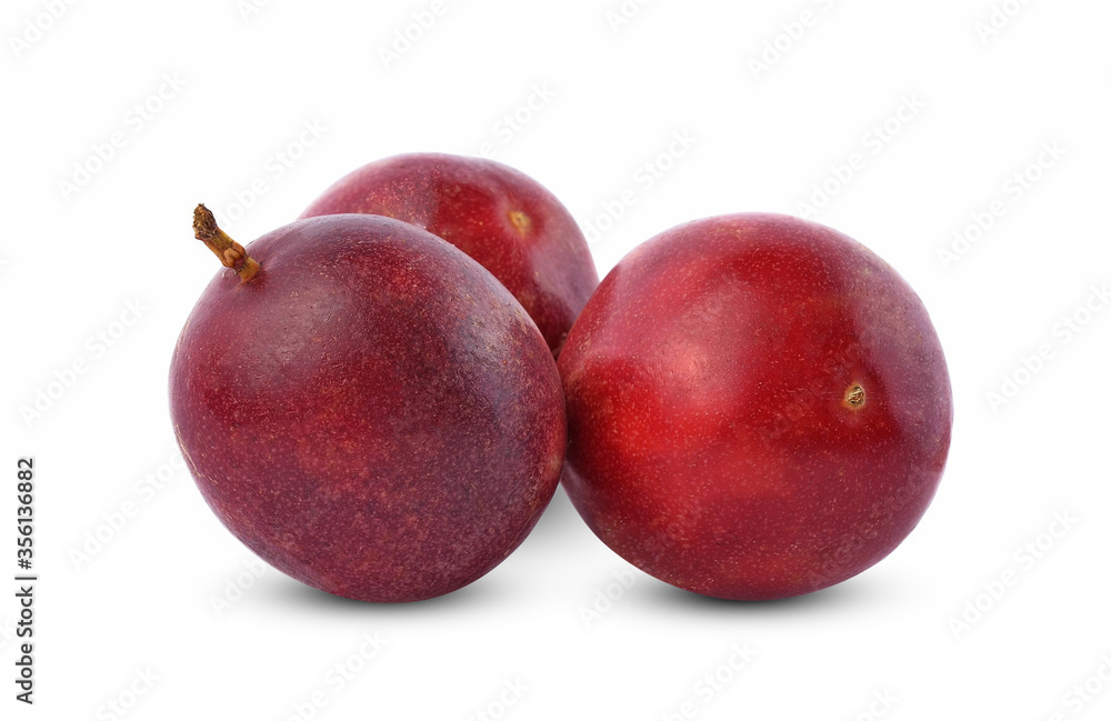 Fototapeta premium Passion fruit isolated on white background