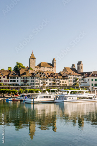 Rapperswil, Zürichsee, Schloss, Seeufer, Hafen, Altstadt, Altstadthäuser, Schlossberg, St. Johann, Kirche, Stadt, Seerundfahrt, Rapperswil-Jona, Seedamm, Holzbrücke, Somer, Schweiz