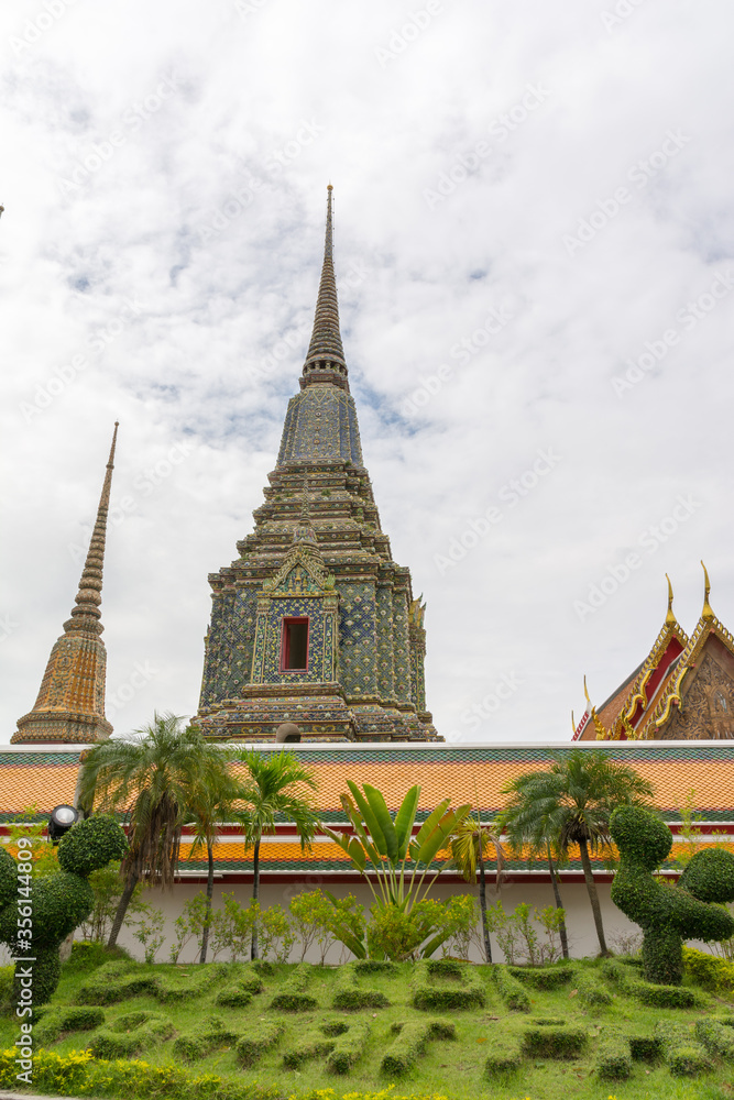 Fototapeta premium Famous Wat Pho in Bangkok, Thailand