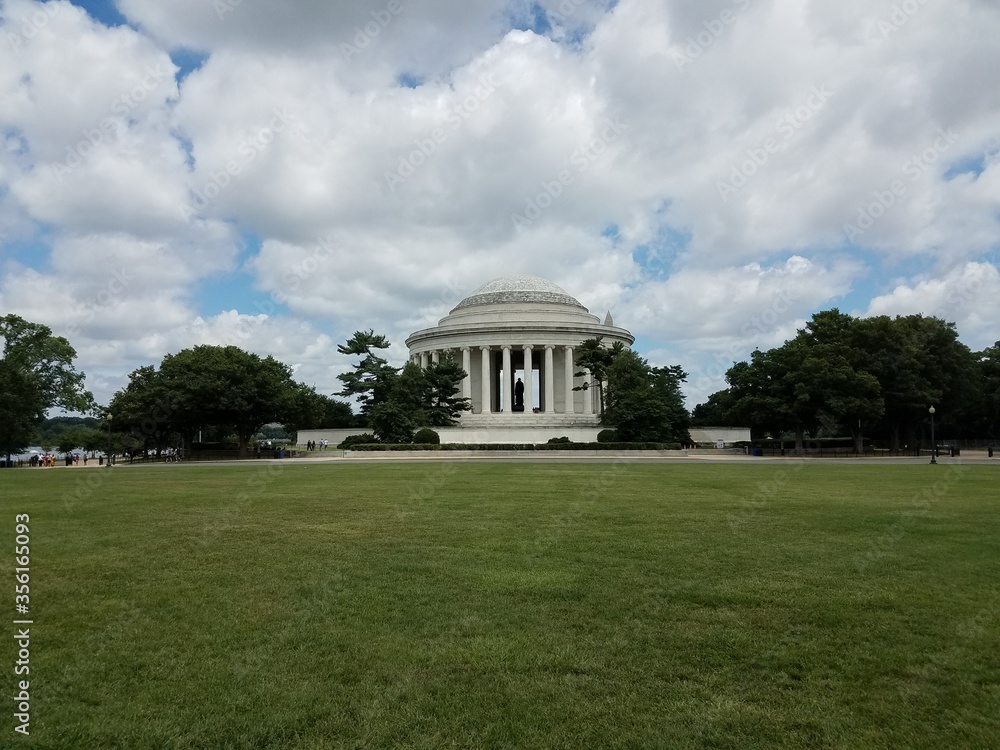 Jefferson memorial and Washington monument