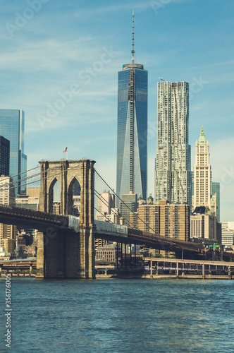 Fotografie Brooklyn bridge with cityscape of Lower Manhattan skyscrapers skylines bulding New York City