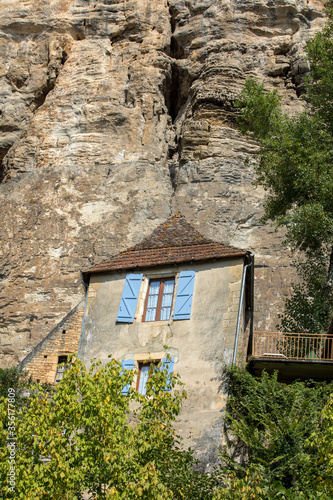  La Roque-Gageac scenic village on the Dordogne river, France