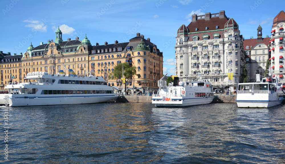 Strandvägen is an Östermalm boulevard on the waterfront with luxurious buildings. It was completed in time for the 1897 Stockholm World Fair.
Strandvägen is an Östermalm boulevard on the waterfront with luxurious buildings. It was completed in time for the 1897 Stockholm World Fair.