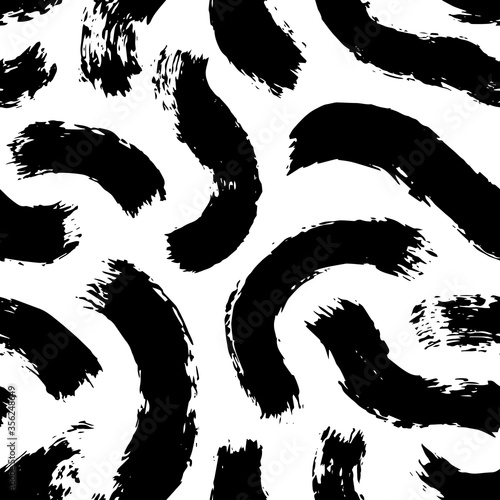 Brushstroke bold. Brush seamless pattern. Abstract grunge swirl background. Freehand scribbles texture. White and black waves tile. Handdrawn paint wave. Rough random lines. Uneven stroke wavy. Vector