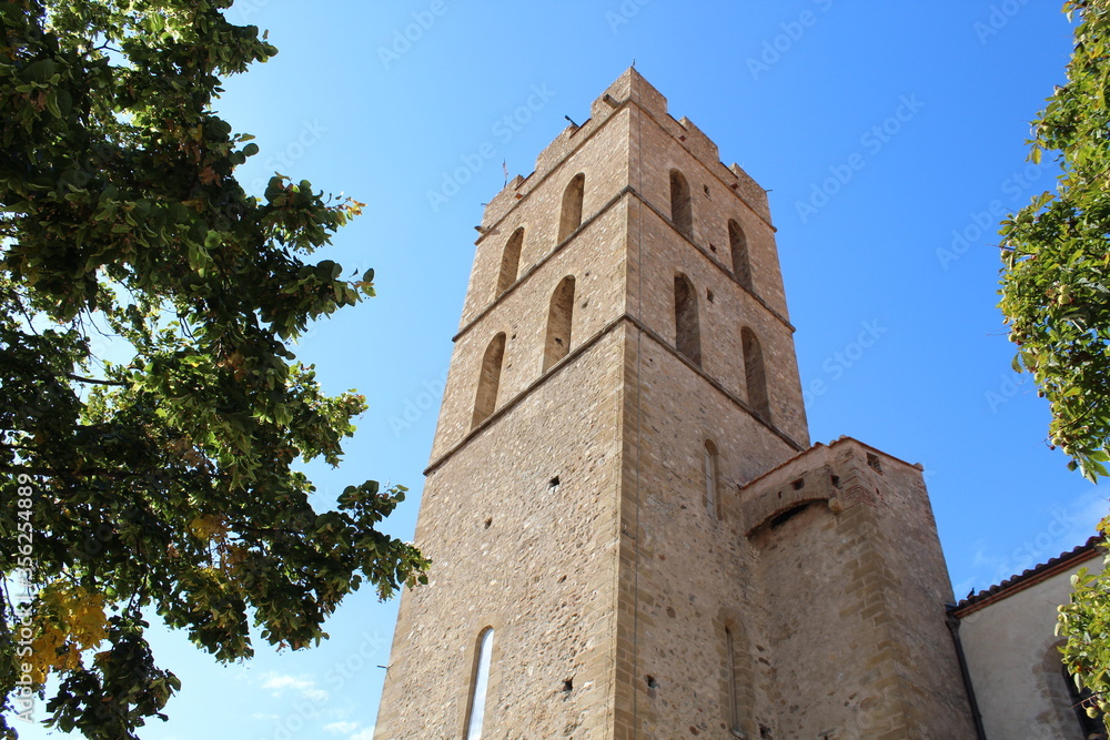 Obraz premium L'église Notre-Dame del Prat , a Roman Catholic church in the town of Argelès-sur-Mer, Pyrénées-Orientales department, southern France