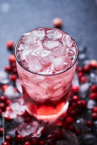 Alcoholic cocktail Cape Codder with vodka, cranberry juice and ice.