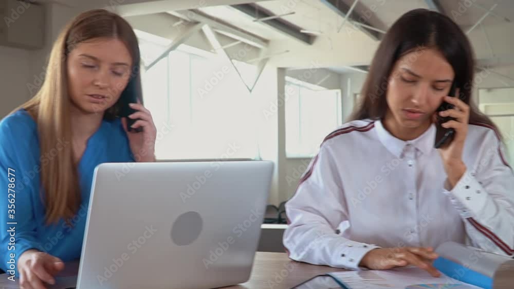 close up portrait diverse business team has phone conversation cheerful candid man and women holding smartphones slow motion panorama close up portrait diverse business team has phone conversation cheerful candid man and women holding smartphones slow motion panorama