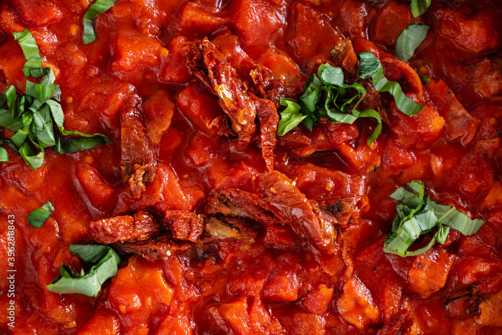 italian tomato sauce with basil