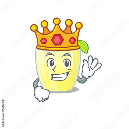 A Wise King of daiquiri cocktail mascot design style with gold crown