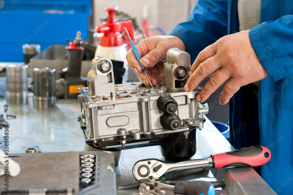 Repair of an automatic transmission in a car service
