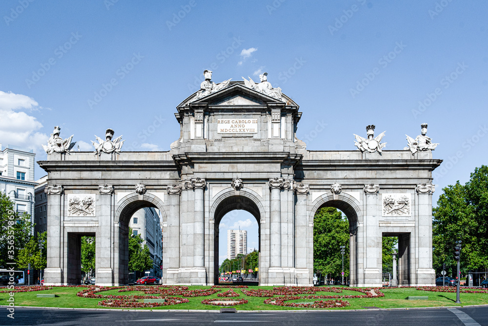 Puerta De Alcalá arce Madrid