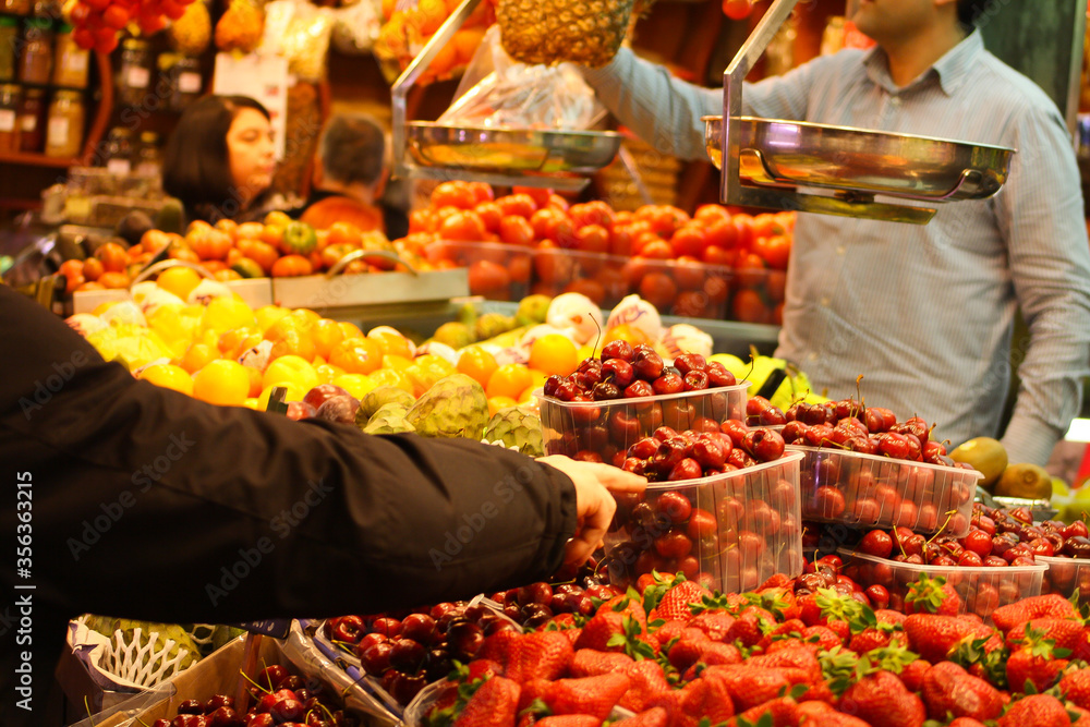 Fototapeta premium Mercado de la Boquería en Barcelona.