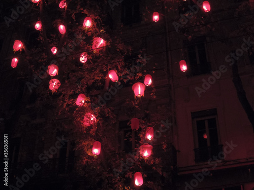 Lumières rouges