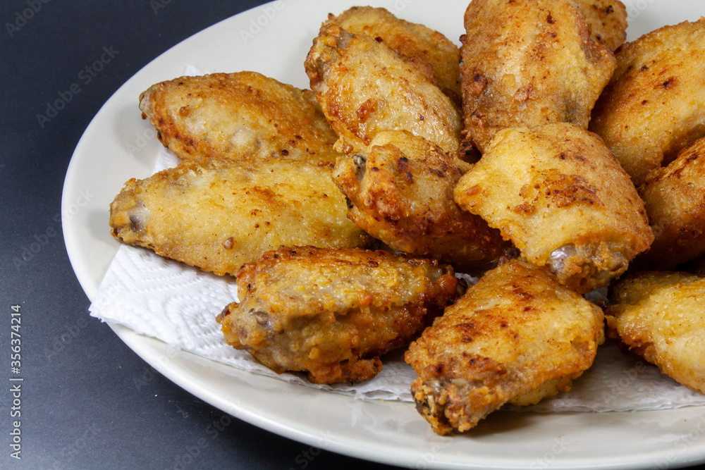 Fried chicken on a plate for lunch Fried chicken on a plate for lunch