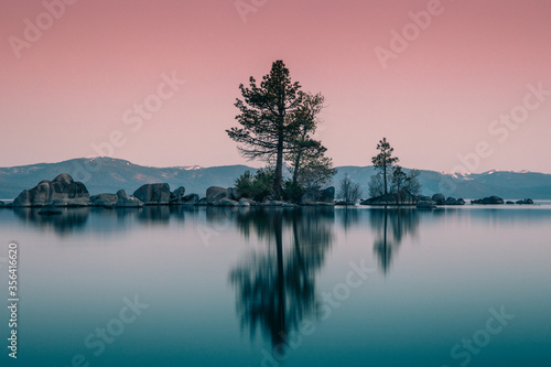 Fototapeta Naklejka Na Ścianę i Meble -  sunrise over lake bled