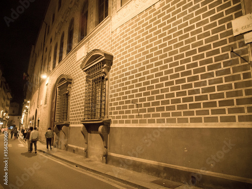 Italia, Toscana, Firenze, Palazzo storico in via dei Guicciardini. photo