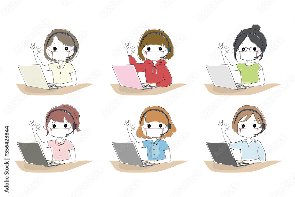 マスクとヘッドセットをつけてパソコン操作をする女性のセット マスクとヘッドセットをつけてパソコン操作をする女性のセット