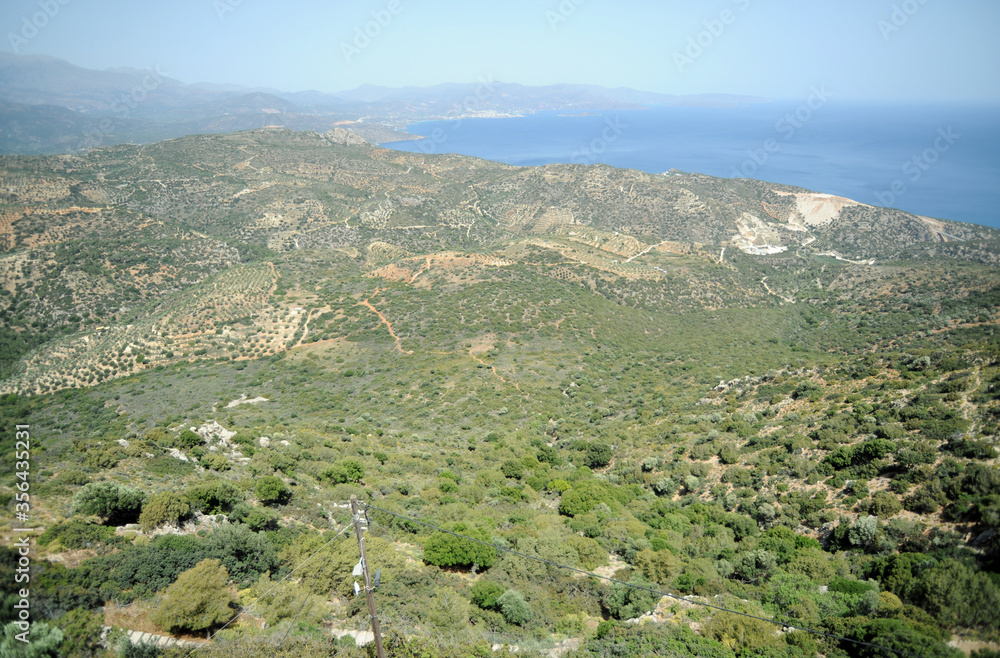 Le golfe de Mirambello vu depuis le monastère de Fanéroméni en Crète