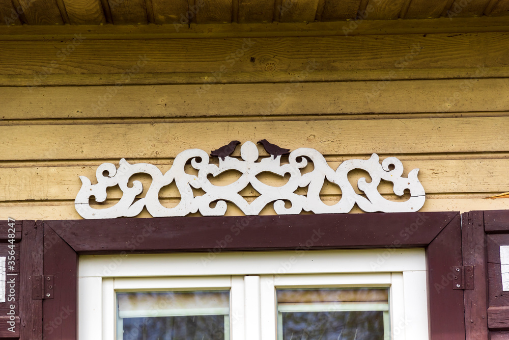 Architektura i zdobnictwo drewnianych domów na Podlasiu, wieś Wojszki, Polska Architektura i zdobnictwo drewnianych domów na Podlasiu, wieś Wojszki, Polska