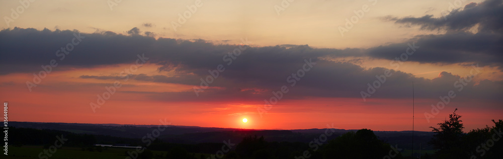 Sunset Breckerfeld-Wengeberg 27.05.2020 Panorama Sunset Breckerfeld-Wengeberg 27.05.2020 Panorama