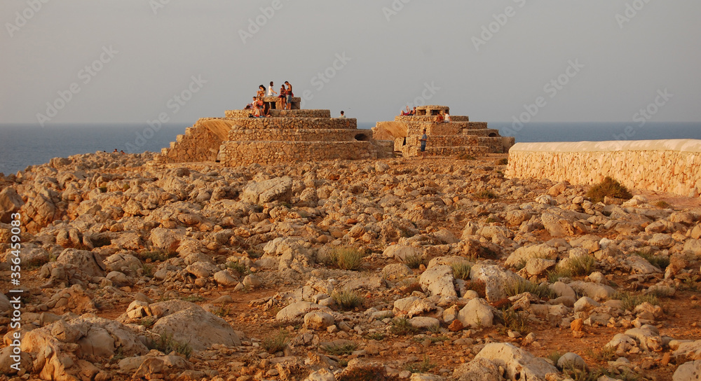 Obraz premiumPuesta de sol en Menorca Islas Baleares España