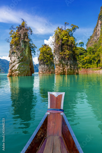 Thailand, Cheow Lan lake, Khao Sok national park, gulf Babble. © dadoodas