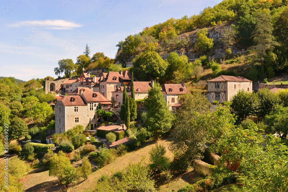 Bas village de Saint-Cirq-Lapopie (46330), Lot en Occitanie, France