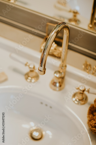 Fotobehang Salle de bain dorée