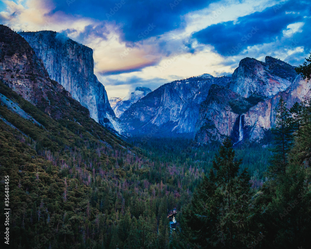 A moody Yosemite Valley during the blue hour after sunset