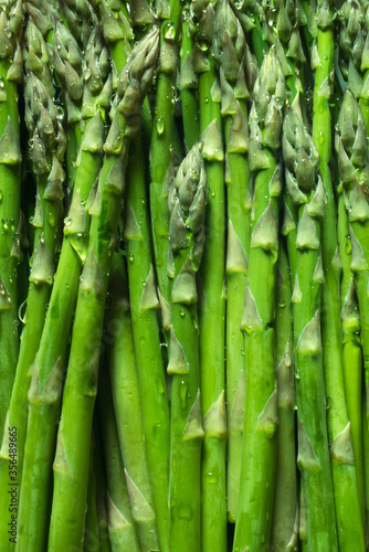 Fototapeta Naklejka Na Ścianę i Meble -  Green asparagus on a market