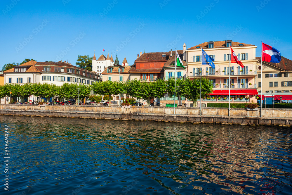 Obraz premium Nyon town on Lake Geneva