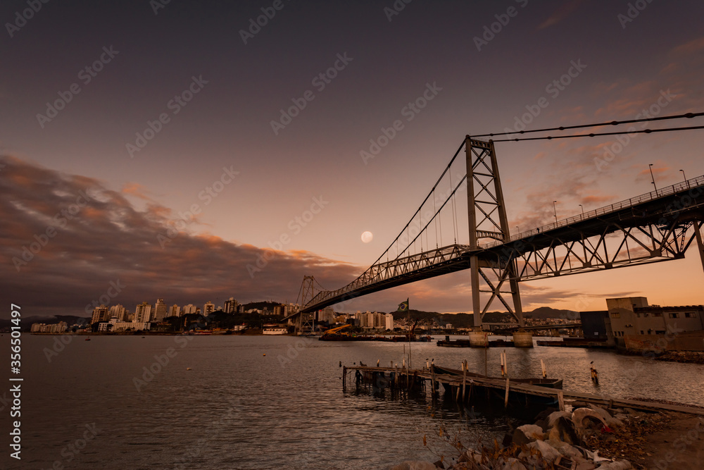 Fototapeta premium new bridge Hercilio Luz Florianopolis Santa Catarina Brazil, image made from the continent, showing the sunset
