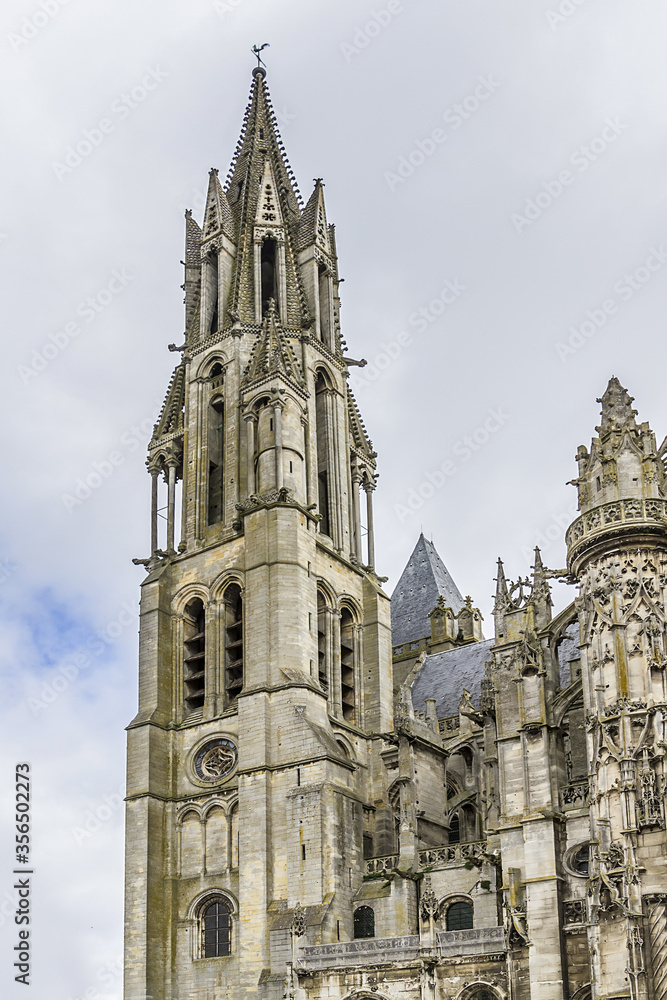 Senlis Cathedral (Cathedrale Notre-Dame de Senlis, 1153 - 1191) - former Roman cathedral in Senlis, Oise, Picardie, France.