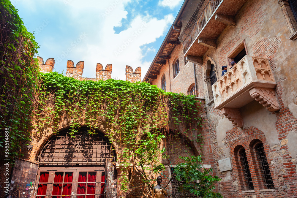 Juliets house in Verona, Italy