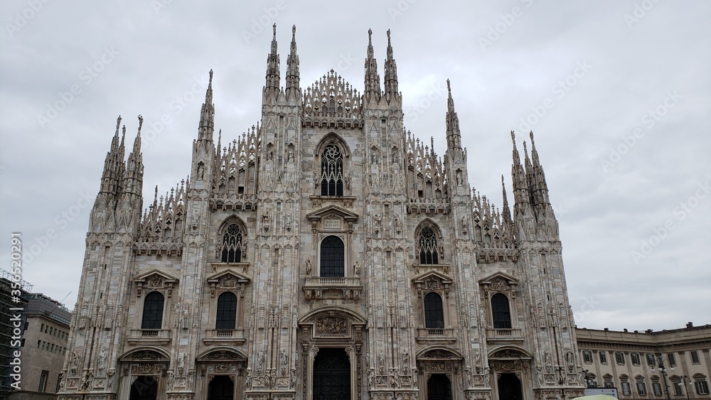 duomo cathedral Milan italy