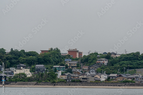 海から撮影した知多半島 河和の街並み