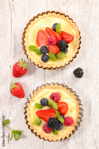 lemon tart with fresh berry fruit