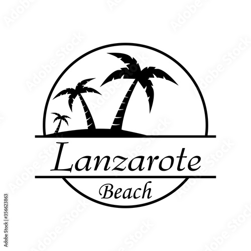 Símbolo destino de vacaciones. Icono plano texto Lanzarote Beach en círculo con playa y palmeras en color negro
