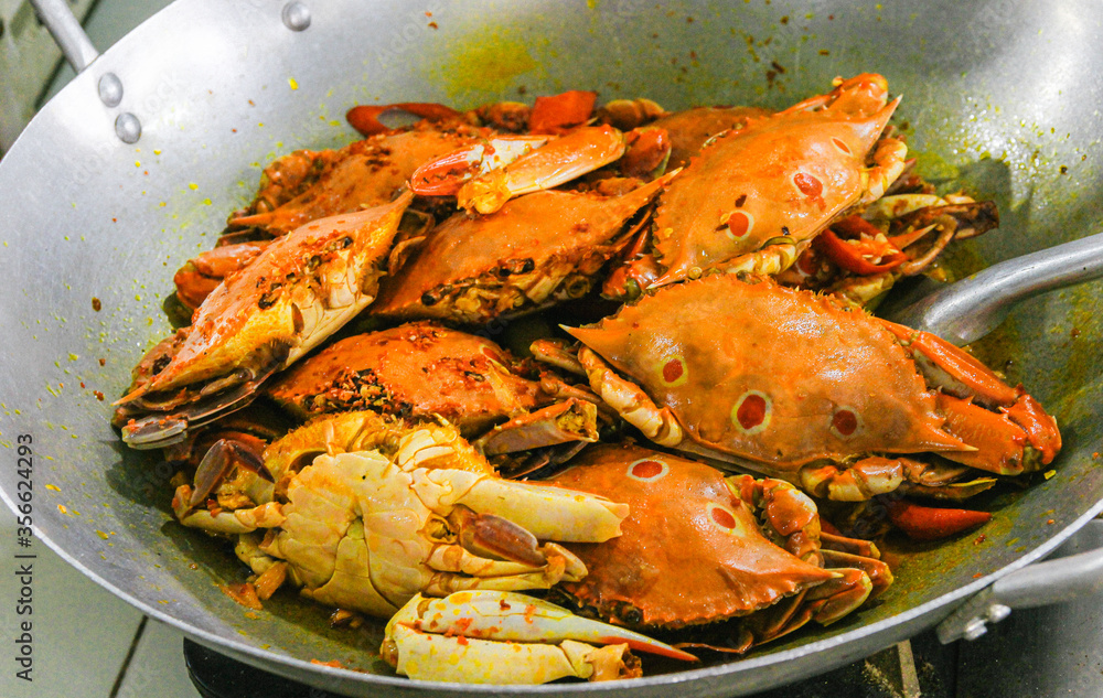 Cooked shrimp in a frying pan, Vietnam market