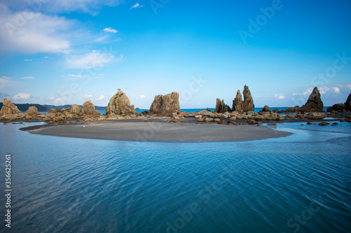 橋杭岩