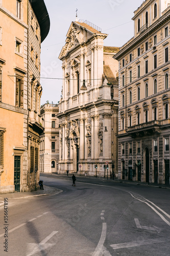 Corso Vittorio Emanuele e la chiesa di Sant'Andrea della Valle, Roma © Gabriella