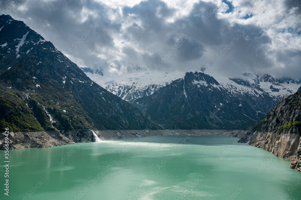 Stausee auf der Göschenenalp im Kanton Uri