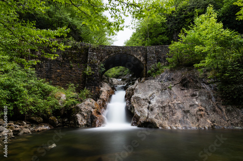Fotografie Sunburst Falls in the Pisgah National Forest in Western North Carolina