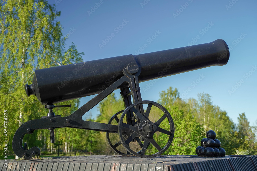 
antique cannon made in 1852